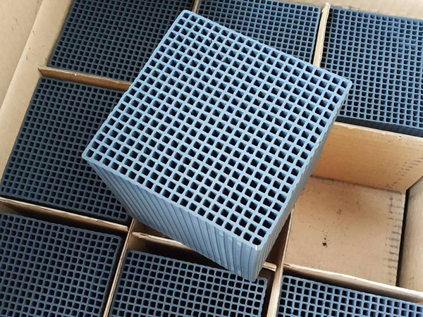 ��C����̿��(y��ng)�����ճ������c���I(y��)���a(ch��n)�еą^(q��)�e